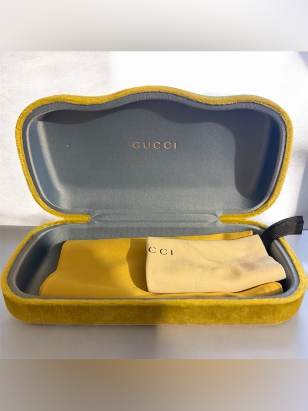 Gucci Black Cat-Eye Sunglasses with Navy and Red Striped Temples - Picture 8 of 10